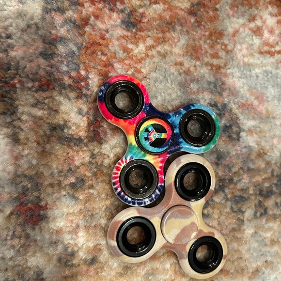 Fidgets 30 of assorted never played with - Picture 10 of 11